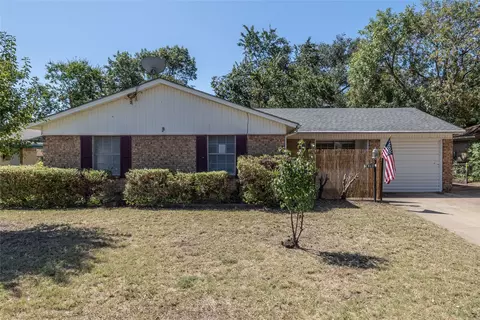 817 Edgehill Dr, Hurst, TX 76053