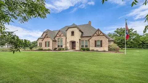 225 Holly Ln, Lucas, TX 75002