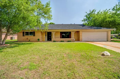 229 Cotillion Rd, Fort Worth, TX 76134