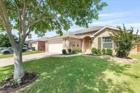 3007 Glenwood Ct, Aubrey, TX 76227