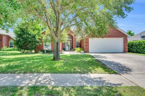 3214 Eagle Ln, Midlothian, TX 76065