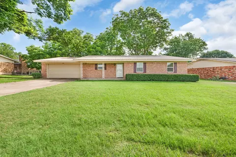 1804 Posey Ln, Sulphur Springs, TX 75482