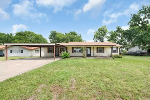 104 W Oak St, Yantis, TX 75497