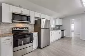 128 Stephens St, Waxahachie, TX 75165