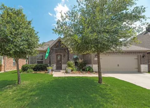 1612 Barrel Oak Dr, Burleson, TX 76028