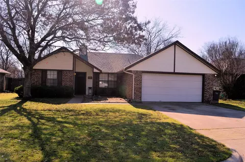 8109 Camelot Rd, Fort Worth, TX 76134