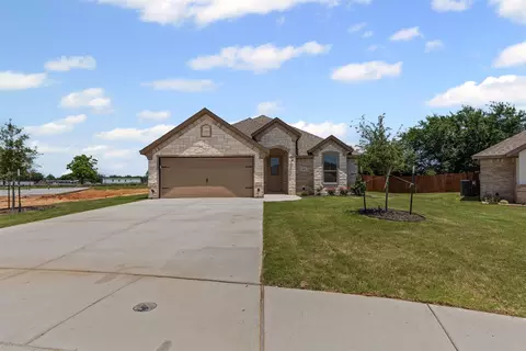 Exterior - 833 Haley, Springtown, TX 76082 photo 4 of 7