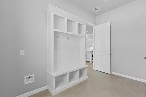Entry Way - 833 Haley, Springtown, TX 76082 photo 3 of 3