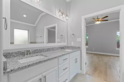 Bath - 833 Haley, Springtown, TX 76082 photo 2 of 4