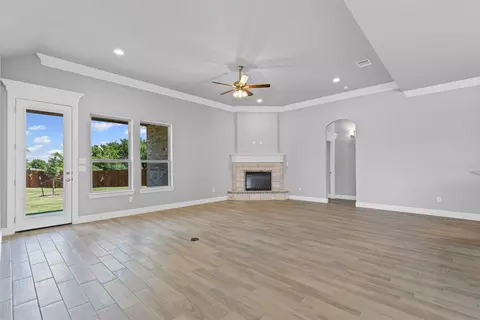 Living - 833 Haley, Springtown, TX 76082 photo 4 of 4