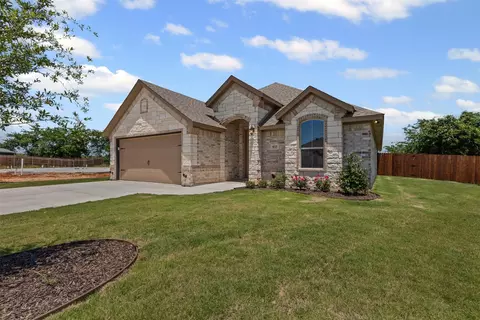 Exterior - 833 Haley, Springtown, TX 76082 photo 3 of 7