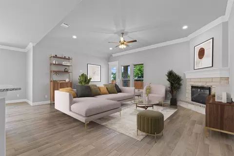 Living - 833 Haley, Springtown, TX 76082 photo 1 of 4