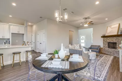Dining - 1005 Springfield Dr, Springtown, TX 76082 photo 3 of 4