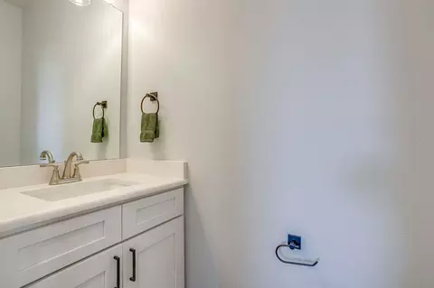 Bath - 1005 Springfield Dr, Springtown, TX 76082 photo 1 of 6