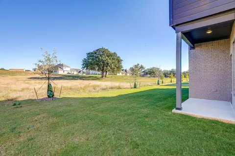 Exterior - 1005 Springfield Dr, Springtown, TX 76082 photo 3 of 5