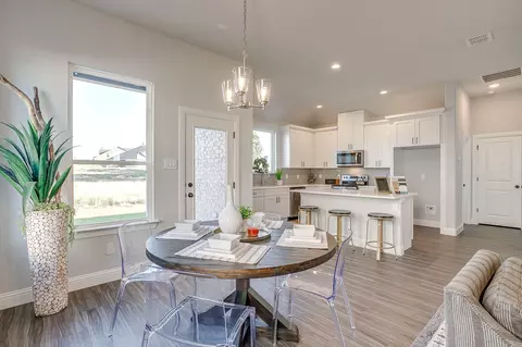 Dining - 1005 Springfield Dr, Springtown, TX 76082 photo 4 of 4