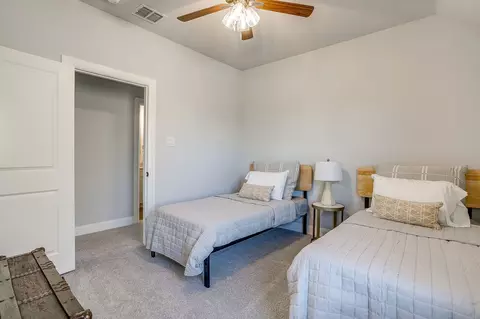 Bedroom - 1005 Springfield Dr, Springtown, TX 76082 photo 2 of 5