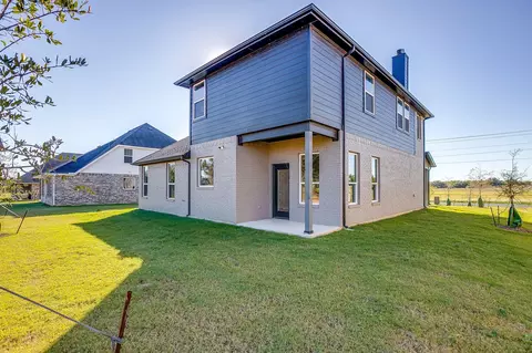 Exterior - 1005 Springfield Dr, Springtown, TX 76082 photo 5 of 5