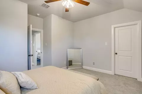 Bedroom - 1005 Springfield Dr, Springtown, TX 76082 photo 4 of 5