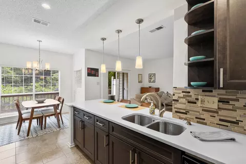 2506 Wedglea Dr #907, Dallas, TX 75211