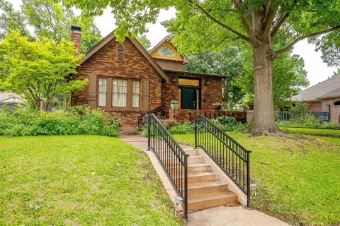 2913 6th Ave, Fort Worth, TX 76110