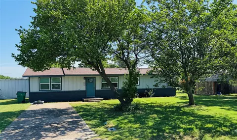 434 E Clinton St, Dublin, TX 76446