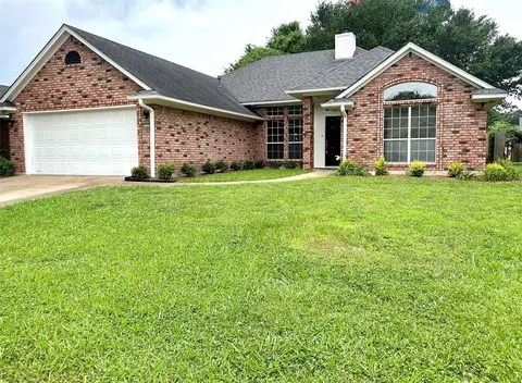 2105 Sandhurst St, Bossier City, LA 71111