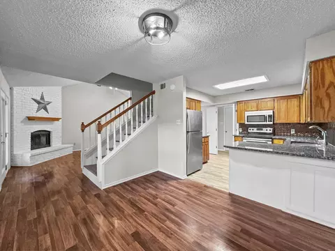 Living - 539 Mel Ct, Euless, TX 76039 photo 4 of 4