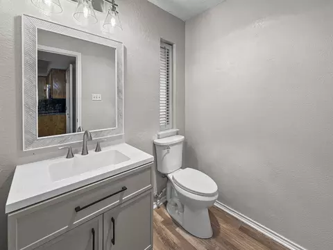 Bath - 539 Mel Ct, Euless, TX 76039 photo 1 of 5