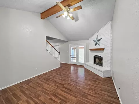 Living - 539 Mel Ct, Euless, TX 76039 photo 1 of 4