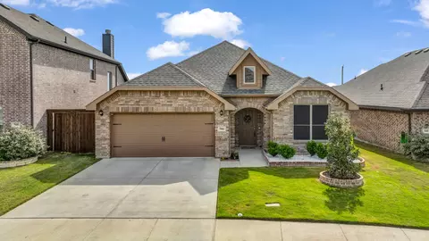 504 Antswood Dr, Fort Worth, TX 76108