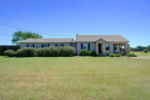 1860 Old Base Rd, Aurora, TX 76078