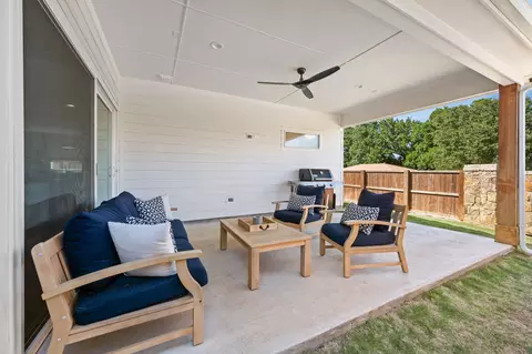 Exterior - 1002 Meadow Bend Loop N, Grapevine, TX 76051 photo 4 of 7