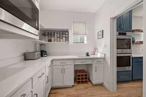 Kitchen - 1002 Meadow Bend Loop N, Grapevine, TX 76051 photo 6 of 6