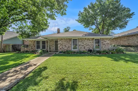 2027 Sierra Dr, Lewisville, TX 75077