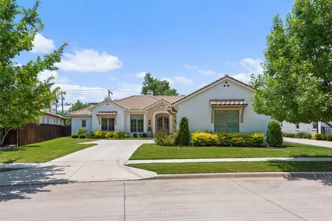 132 Pineland Pl, Fort Worth, TX 76114