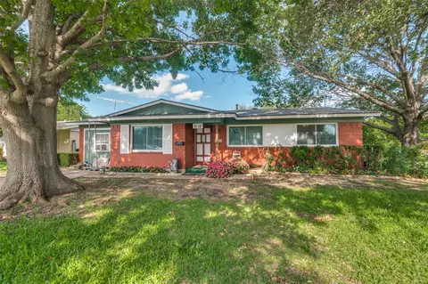 1811 Fairfax Ln, Carrollton, TX 75006