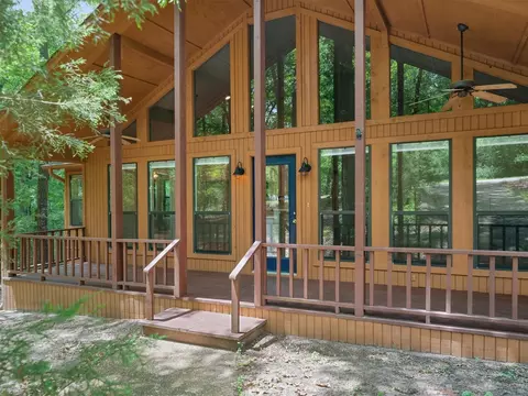136 Lariat Loop, Holly Lake Ranch, TX 75765