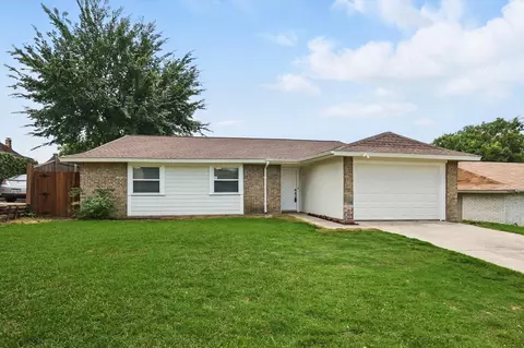 5620 Cherilee Ln, Haltom City, TX 76148