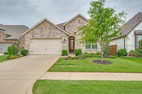 4120 Fox Trotter Dr, Aubrey, TX 76227