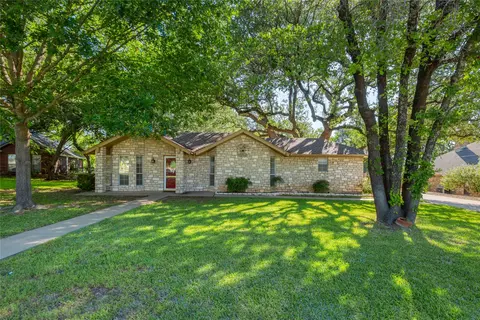 6320 Circo Dr, Granbury, TX 76049