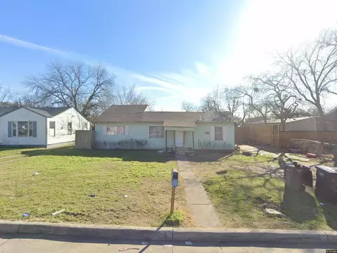 3704 S Littlejohn Ave, Fort Worth, TX 76105