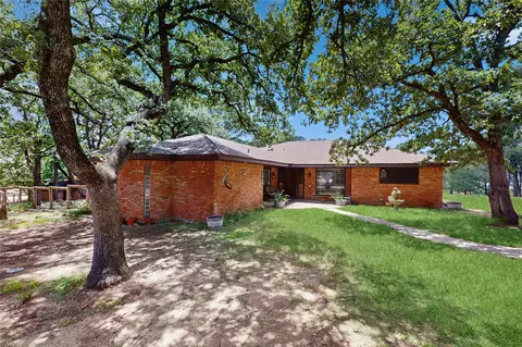1004 League Rd, Lewisville, TX 75067