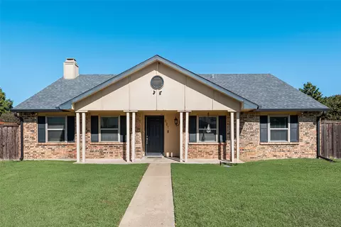 921 Granite Ln, Desoto, TX 75115