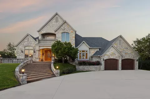 204 Covered Bridge Dr, Fort Worth, TX 76108