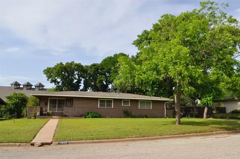 1405 Rolling Hills Dr, Graham, TX 76450