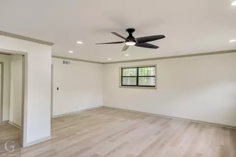 Living - 808 East St, Minden, LA 71055 photo 4 of 4