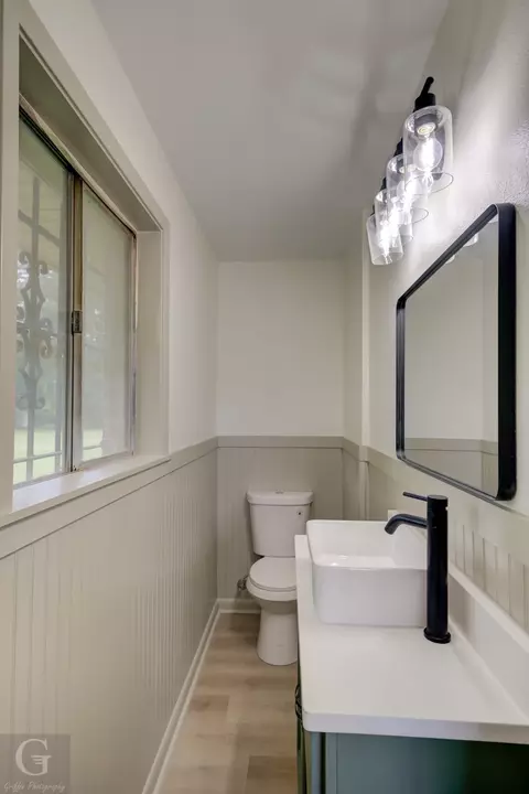 Bath - 808 East St, Minden, LA 71055 photo 2 of 2
