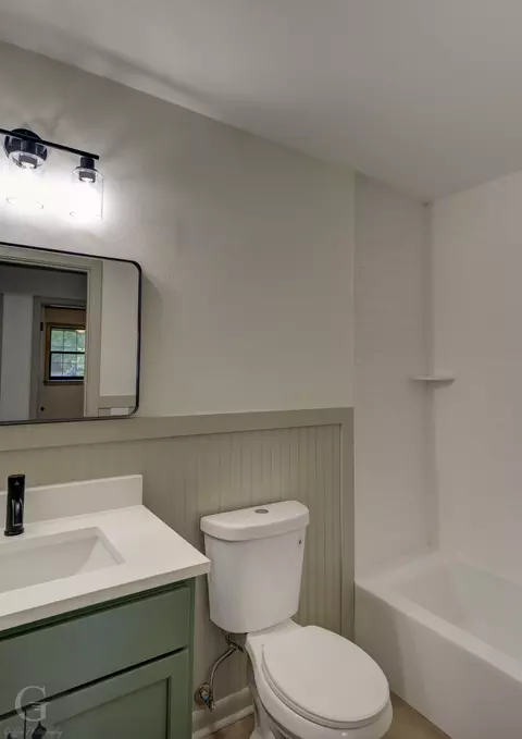 Bath - 808 East St, Minden, LA 71055 photo 1 of 2