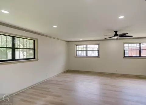 Living - 808 East St, Minden, LA 71055 photo 1 of 4